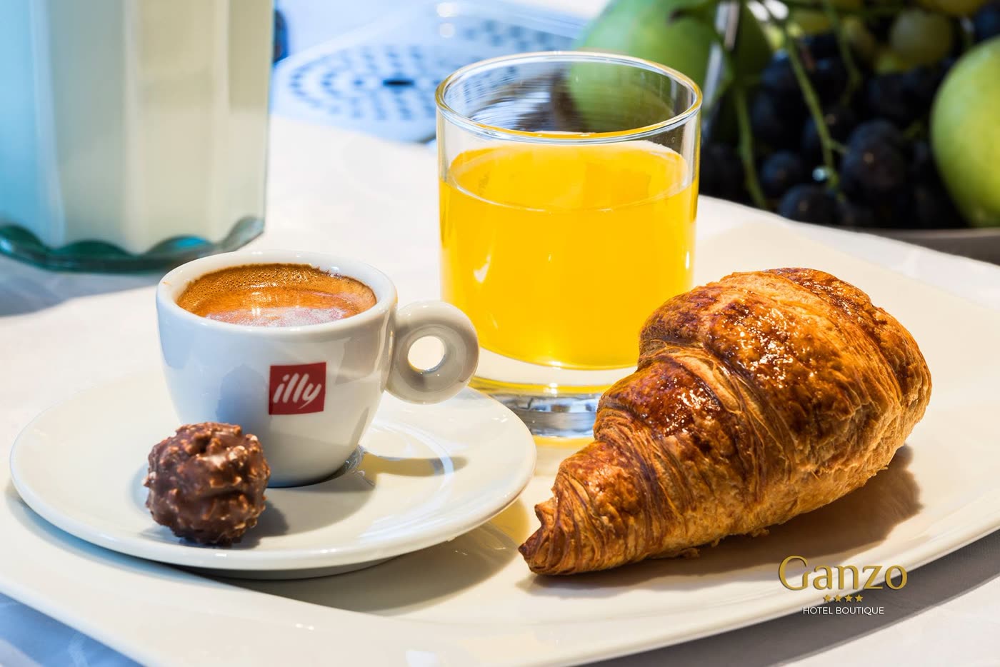 Espresso & croissant